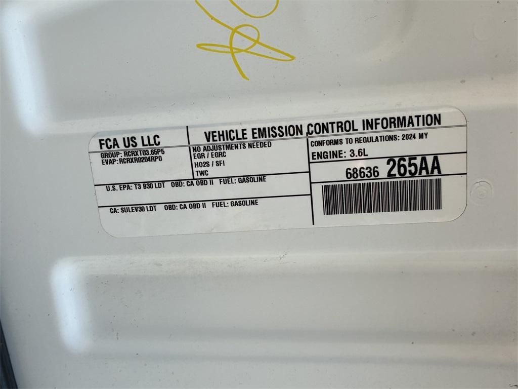 used 2024 Jeep Grand Cherokee car, priced at $43,358