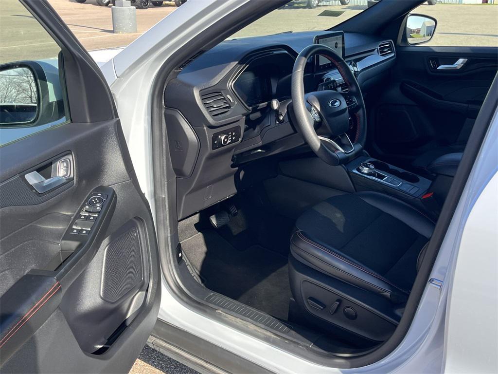 used 2025 Ford Escape car, priced at $28,595