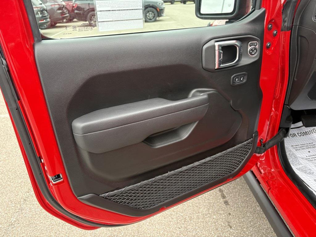 new 2025 Jeep Wrangler car, priced at $54,775