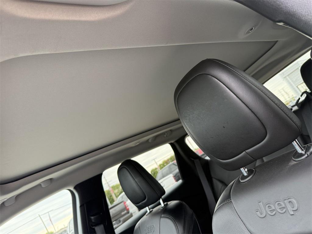 used 2022 Jeep Cherokee car, priced at $25,677