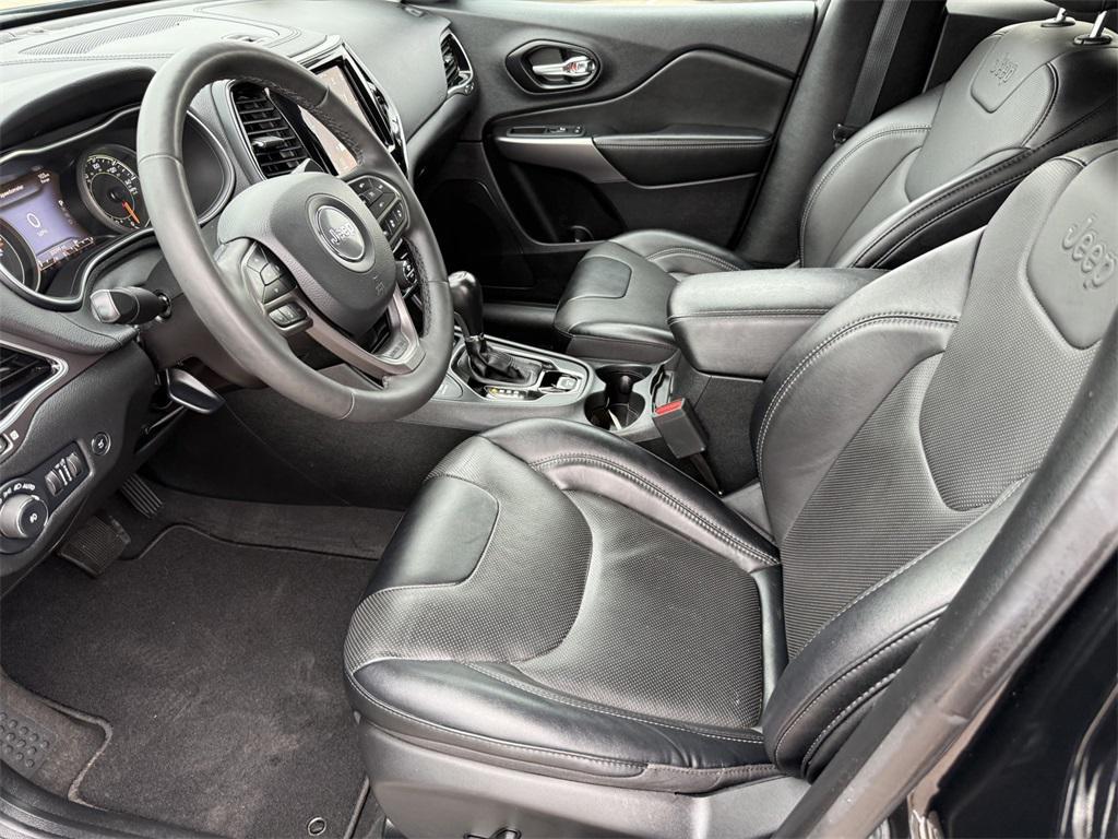 used 2022 Jeep Cherokee car, priced at $25,677