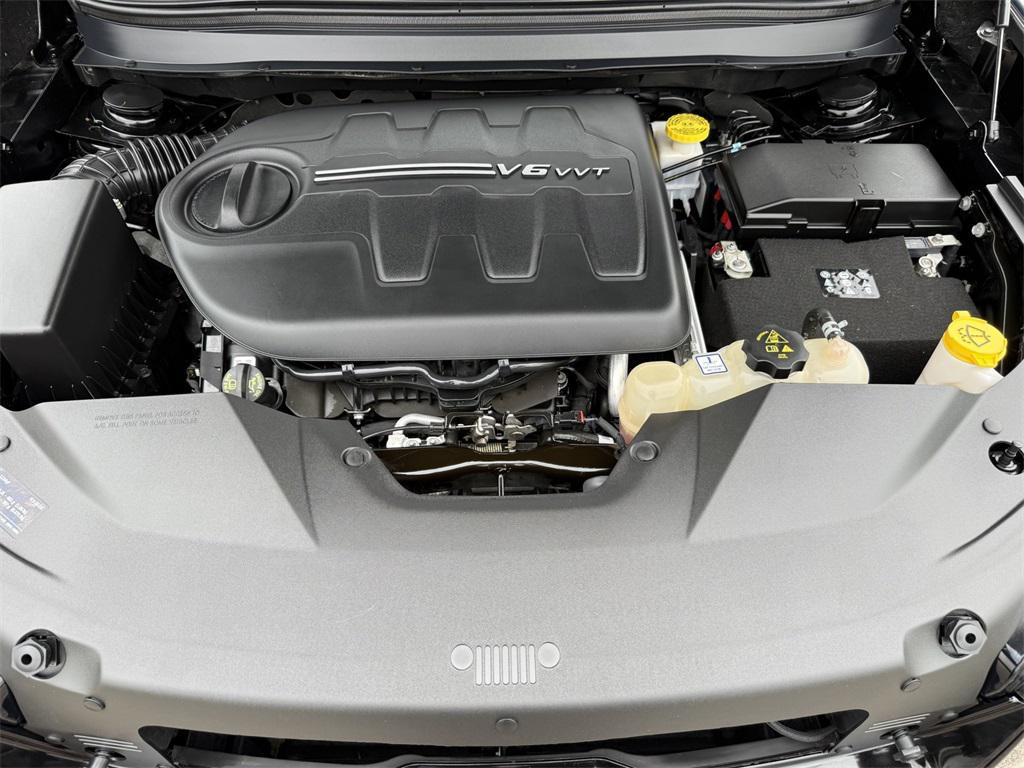 used 2022 Jeep Cherokee car, priced at $25,677