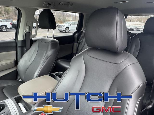 used 2025 Kia Carnival car, priced at $34,845