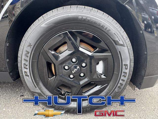 used 2025 Kia Carnival car, priced at $34,845