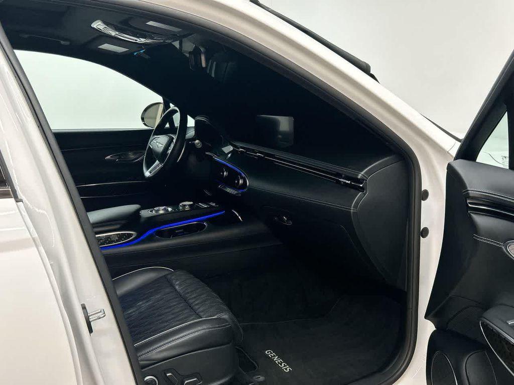 2023 Alta White Genesis GV70