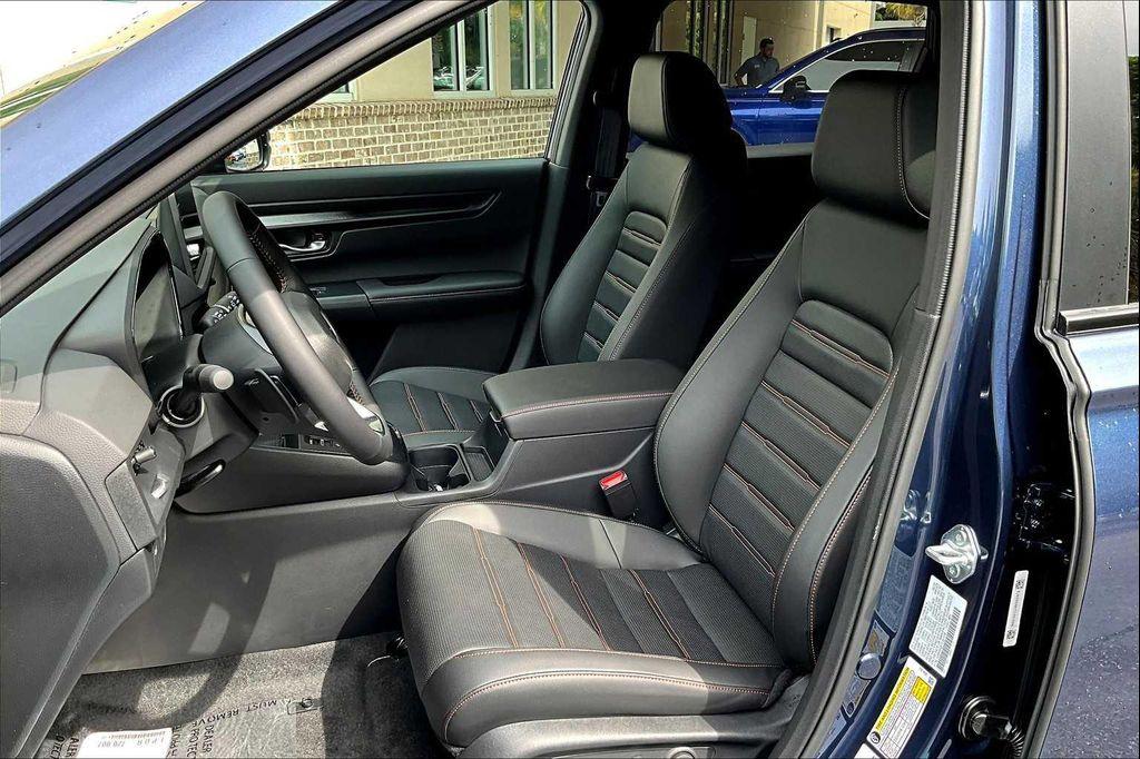 new 2026 Honda CR-V Hybrid car, priced at $40,771