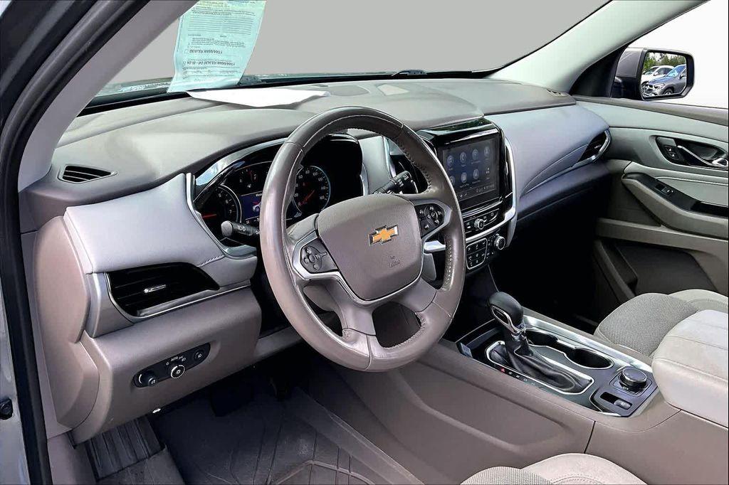 used 2021 Chevrolet Traverse car, priced at $26,096