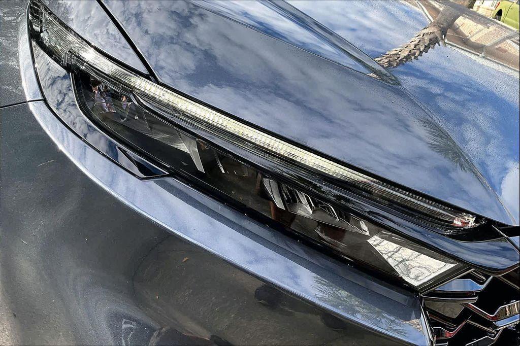 new 2026 Honda CR-V Hybrid car, priced at $37,676