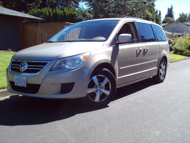 used 2009 Volkswagen Routan car, priced at $3,695