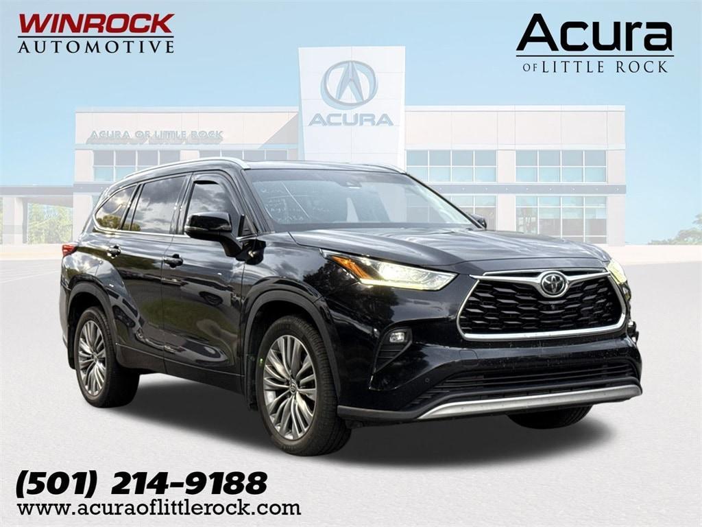 used 2020 Toyota Highlander car, priced at $29,250