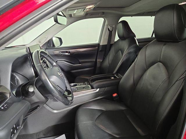 used 2021 Toyota Highlander car, priced at $29,860