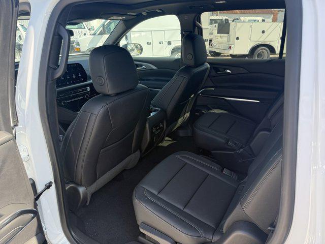 new 2025 Chevrolet Traverse car, priced at $50,130