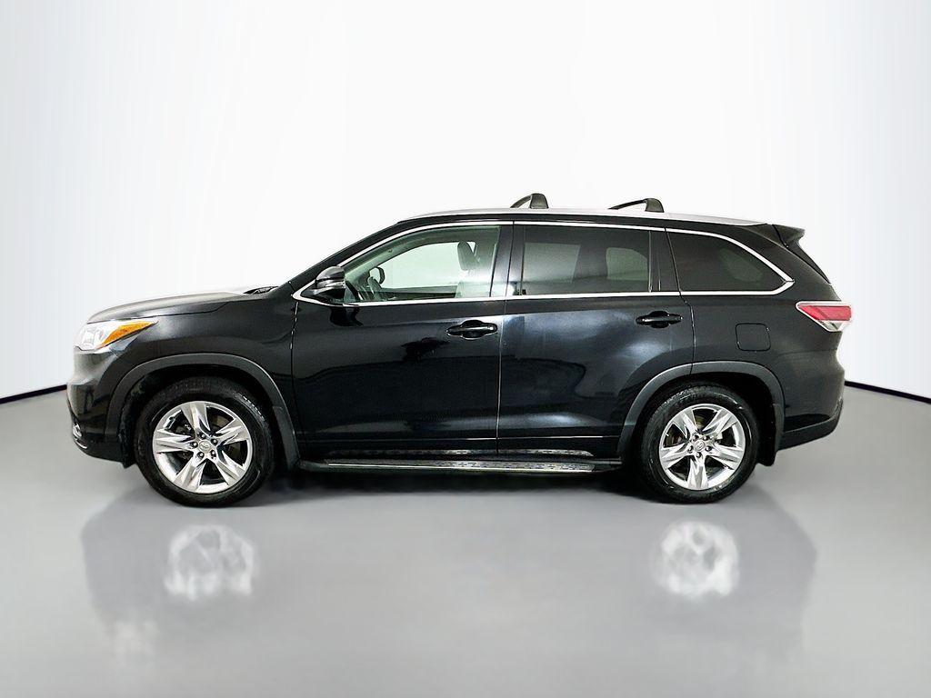 used 2015 Toyota Highlander car, priced at $17,190