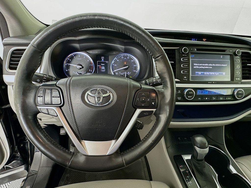 used 2015 Toyota Highlander car, priced at $17,190