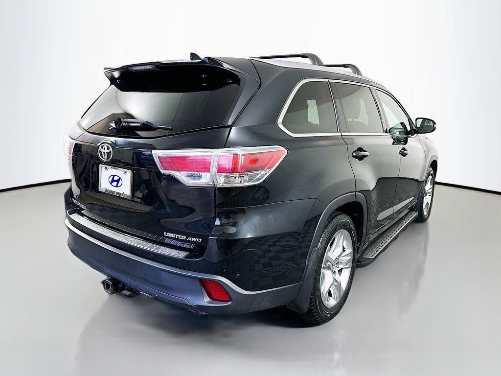 used 2015 Toyota Highlander car, priced at $17,190