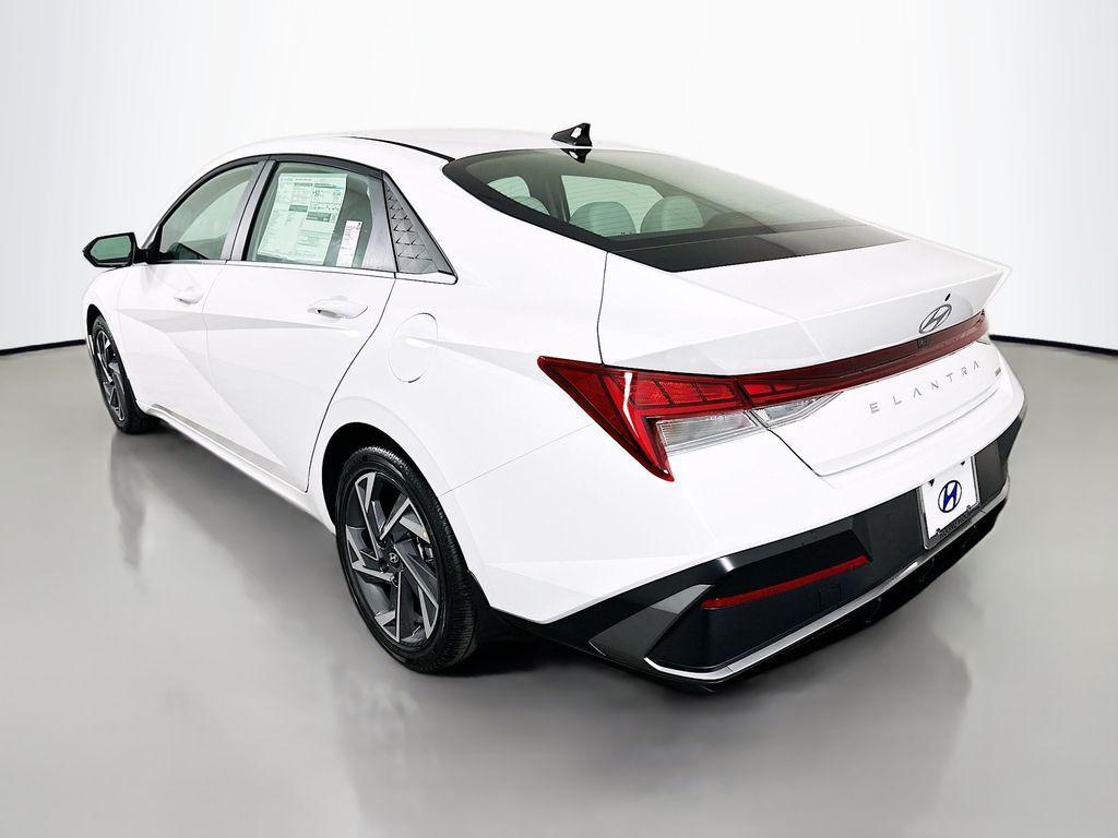 new 2026 Hyundai ELANTRA HEV car, priced at $32,155