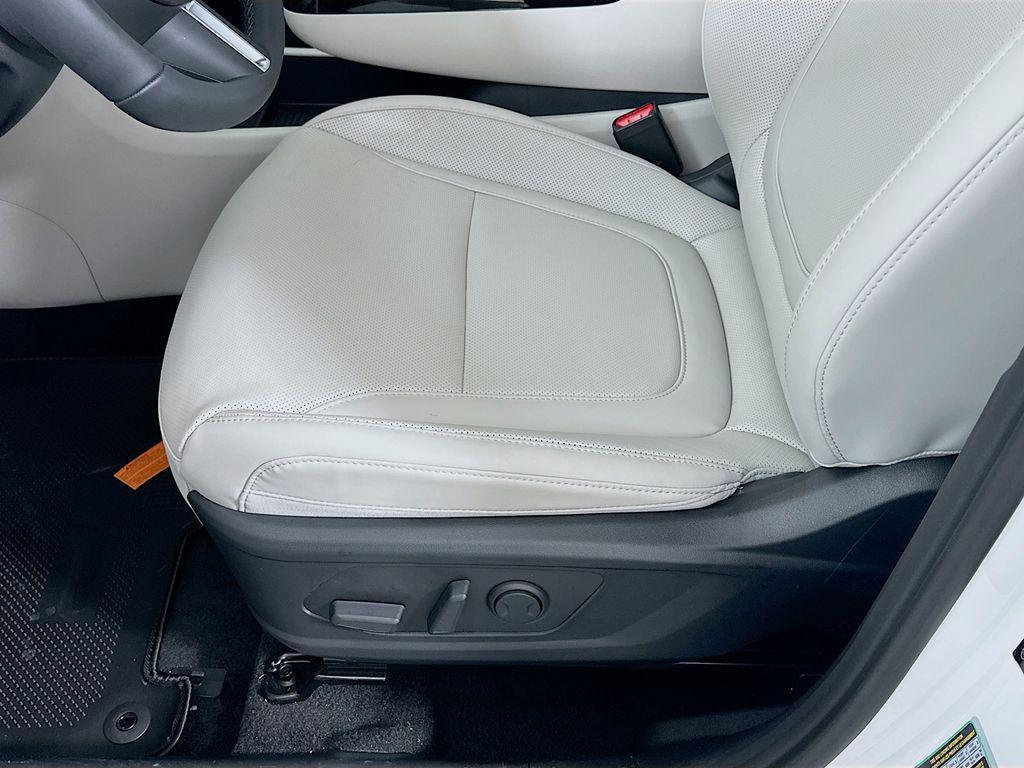 new 2026 Hyundai TUCSON Hybrid car, priced at $37,925