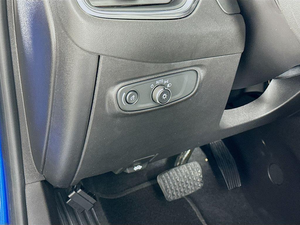 used 2024 Chevrolet Equinox car, priced at $20,271