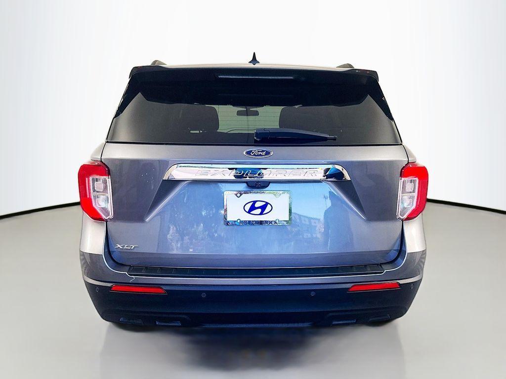 2021 Gray Metallic Ford Explorer