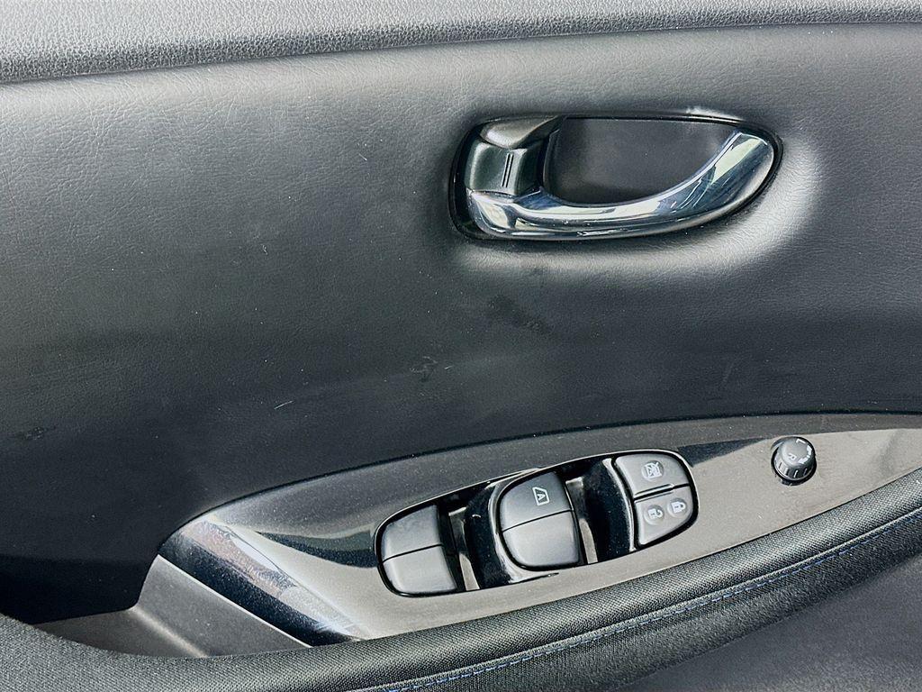 used 2018 Nissan Leaf car, priced at $10,400