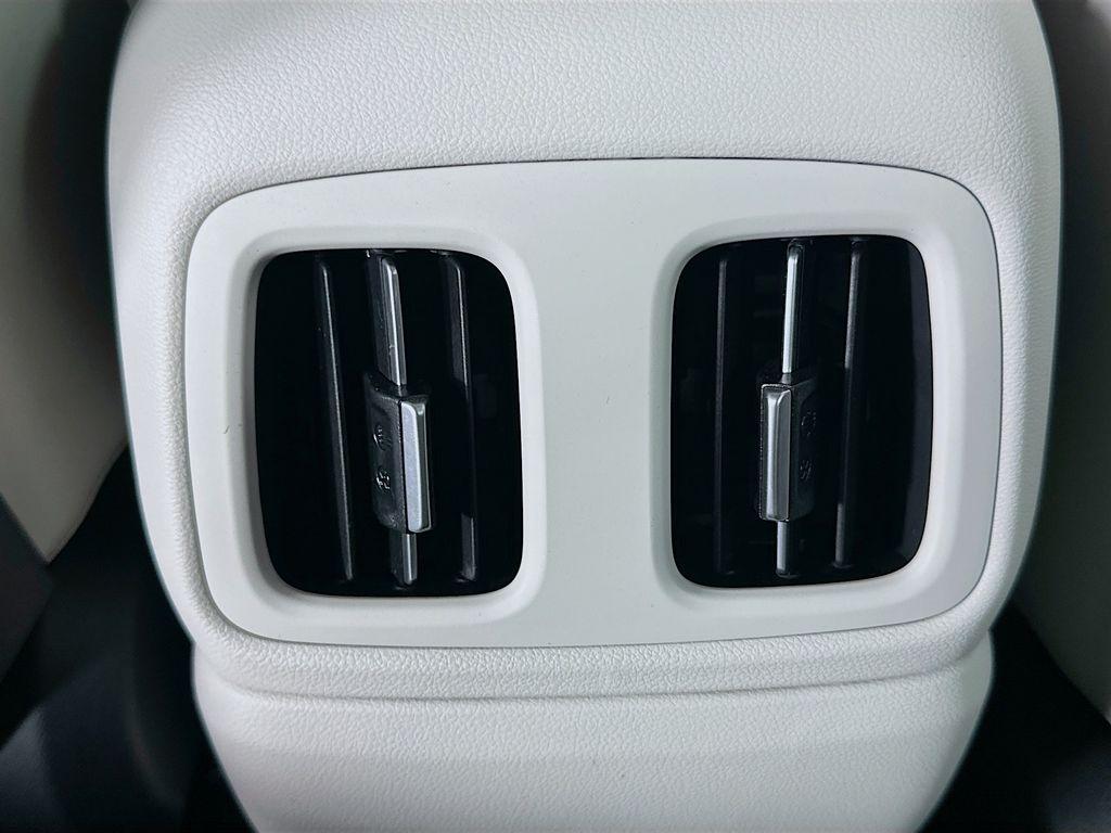 new 2026 Hyundai TUCSON Hybrid car, priced at $37,195