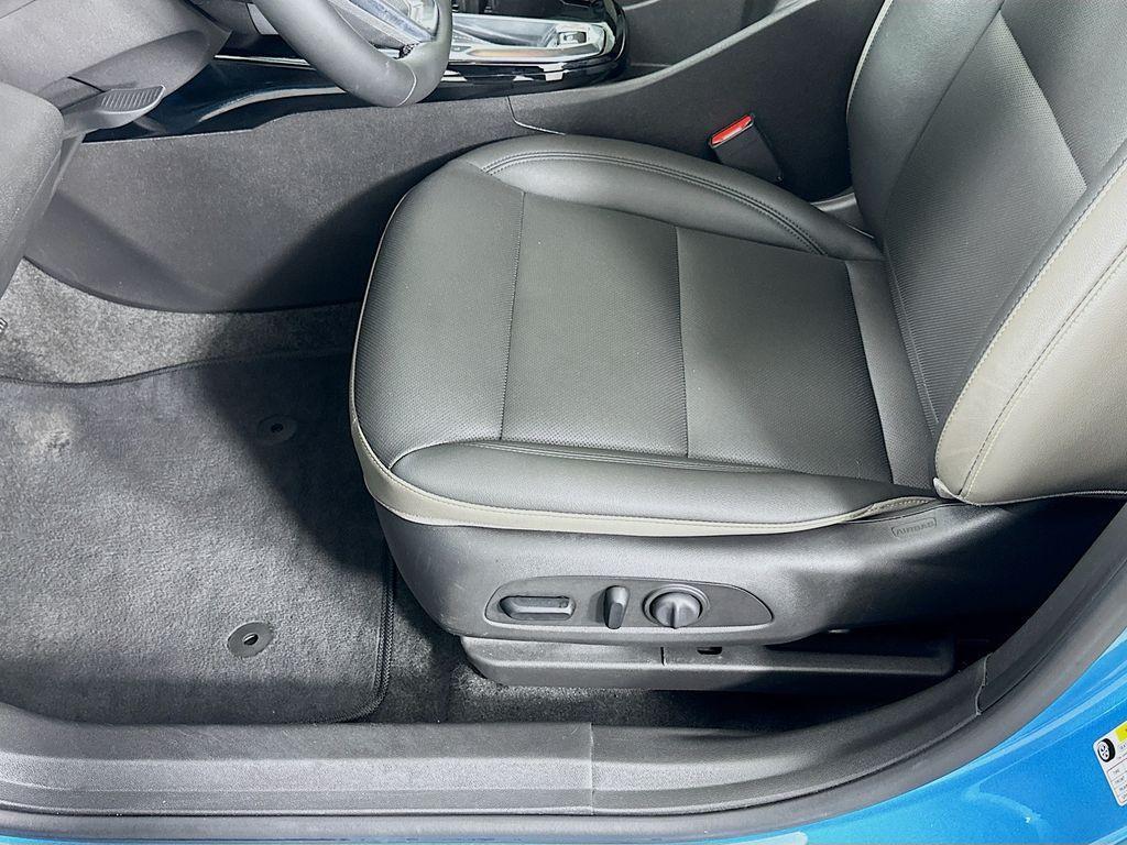 used 2025 Chevrolet Trax car, priced at $23,500