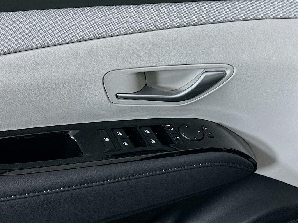 new 2026 Hyundai TUCSON Hybrid car, priced at $44,555