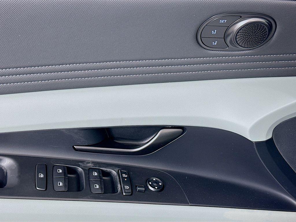 new 2026 Hyundai ELANTRA HEV car, priced at $32,155