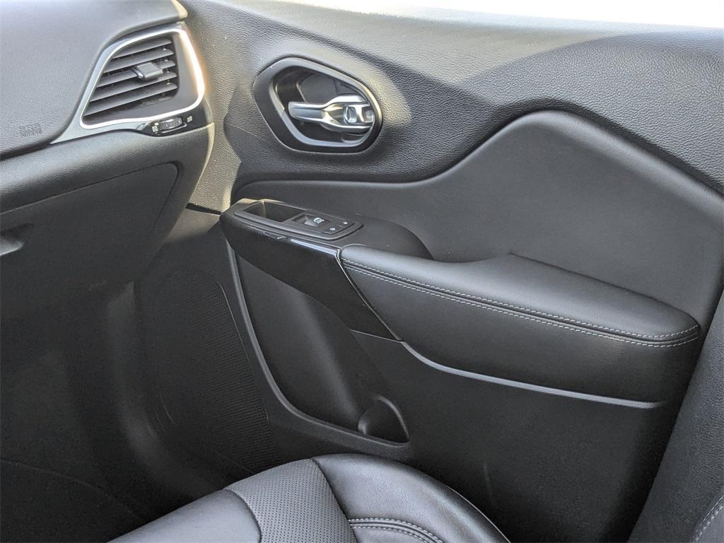 used 2023 Jeep Cherokee car, priced at $19,989