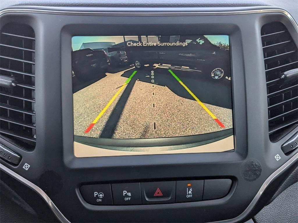 used 2023 Jeep Cherokee car, priced at $19,989