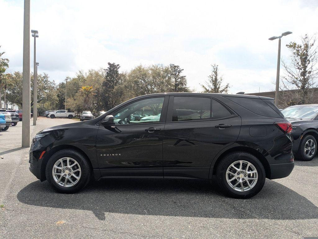 used 2024 Chevrolet Equinox car, priced at $21,989