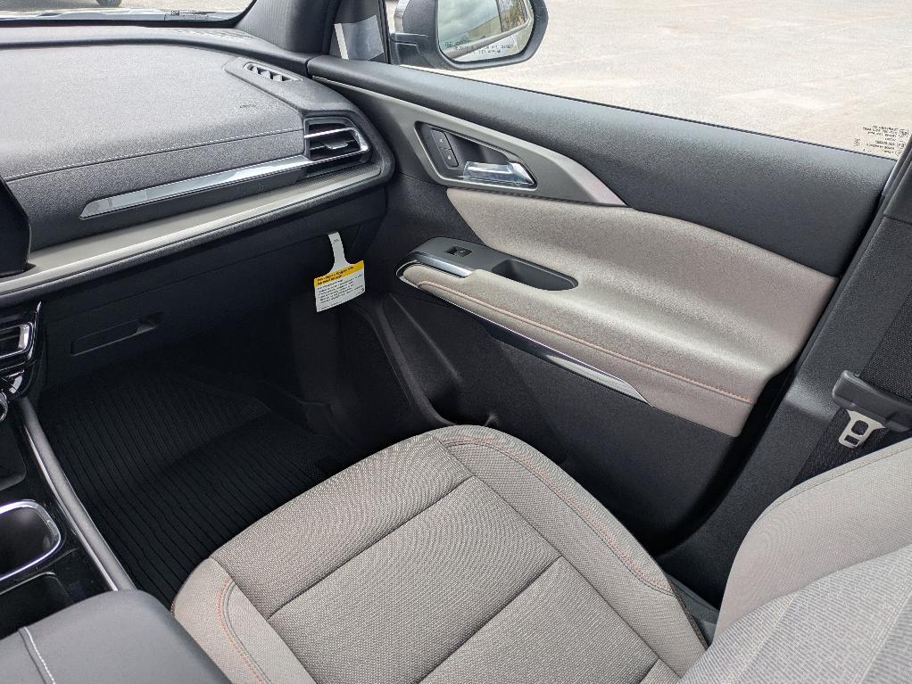 new 2026 Chevrolet Traverse car, priced at $41,445