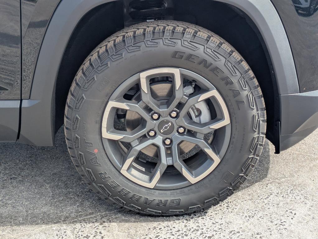 new 2026 Chevrolet Equinox car, priced at $33,720