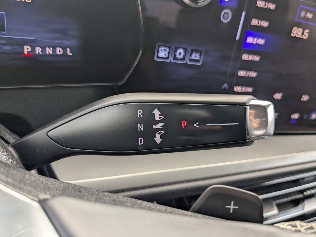 used 2024 Chevrolet Traverse car, priced at $33,403