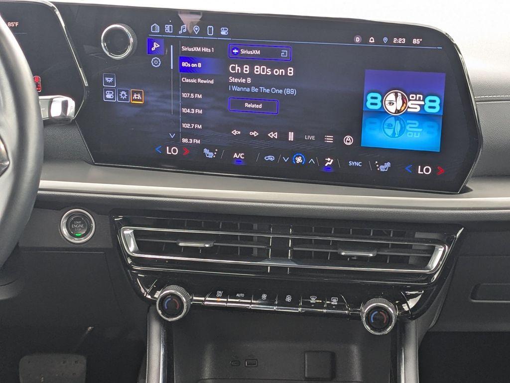 used 2024 Chevrolet Traverse car, priced at $34,889