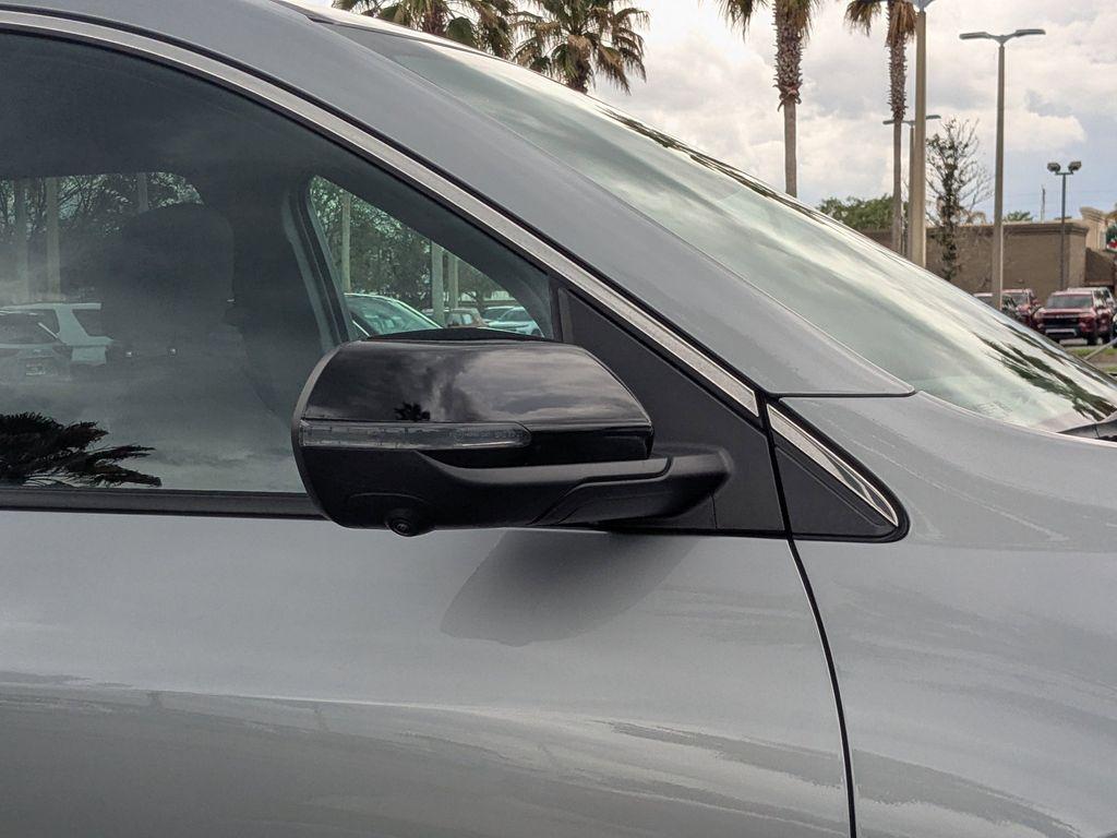 used 2024 Chevrolet Traverse car, priced at $34,889