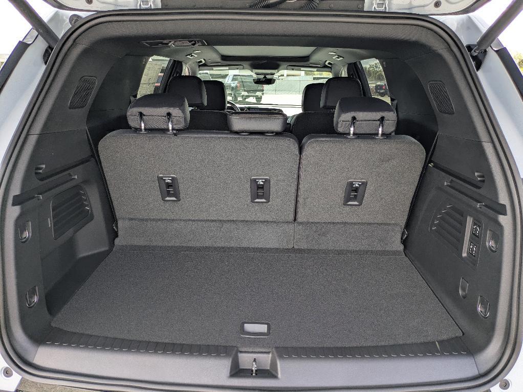 new 2026 Chevrolet Traverse car, priced at $58,090