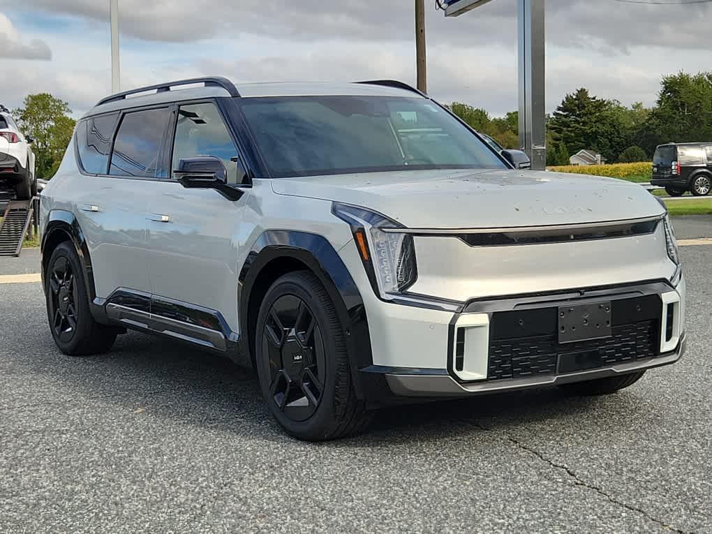 new 2026 Kia EV9 car, priced at $76,530