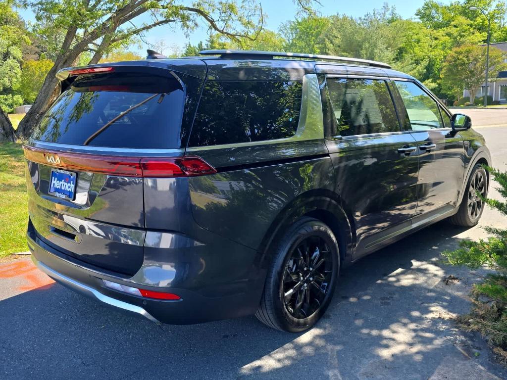 used 2024 Kia Carnival car, priced at $39,299