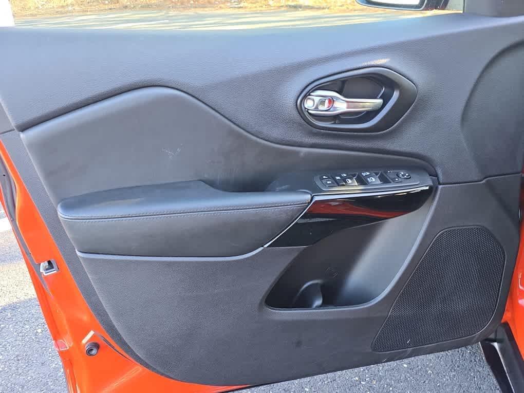 used 2021 Jeep Cherokee car, priced at $18,999