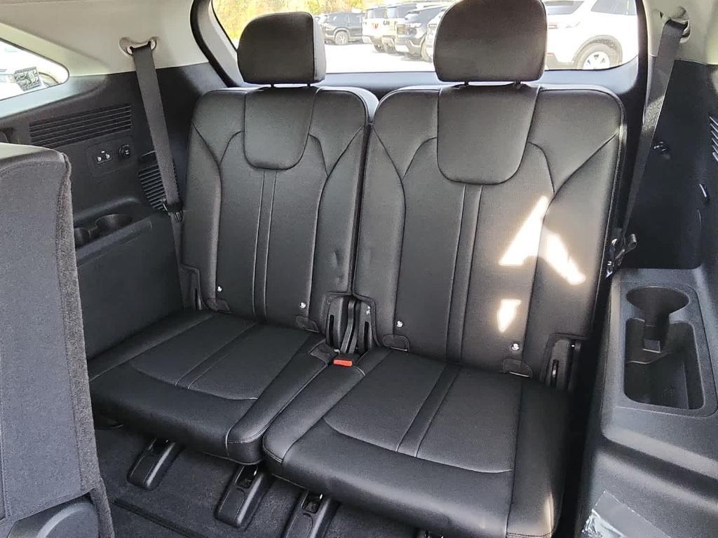 new 2026 Kia Sorento car, priced at $38,265