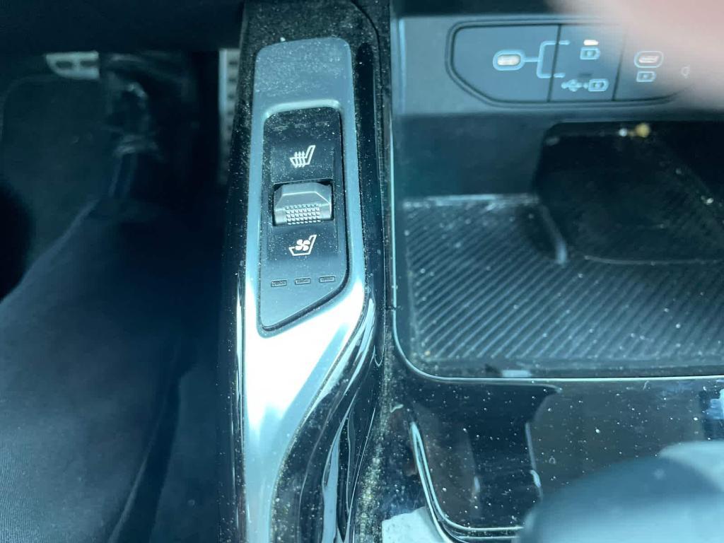 used 2025 Kia Sorento car, priced at $36,498