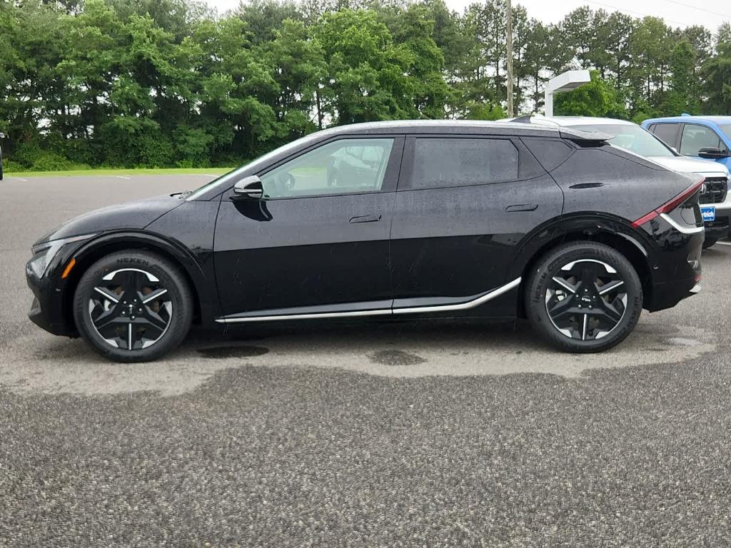 new 2025 Kia EV6 car, priced at $56,995