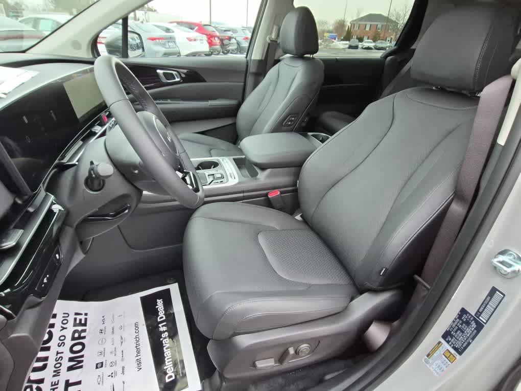 new 2026 Kia Carnival car, priced at $53,580