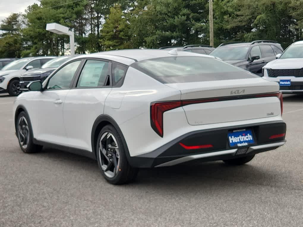 new 2025 Kia K4 car, priced at $25,960