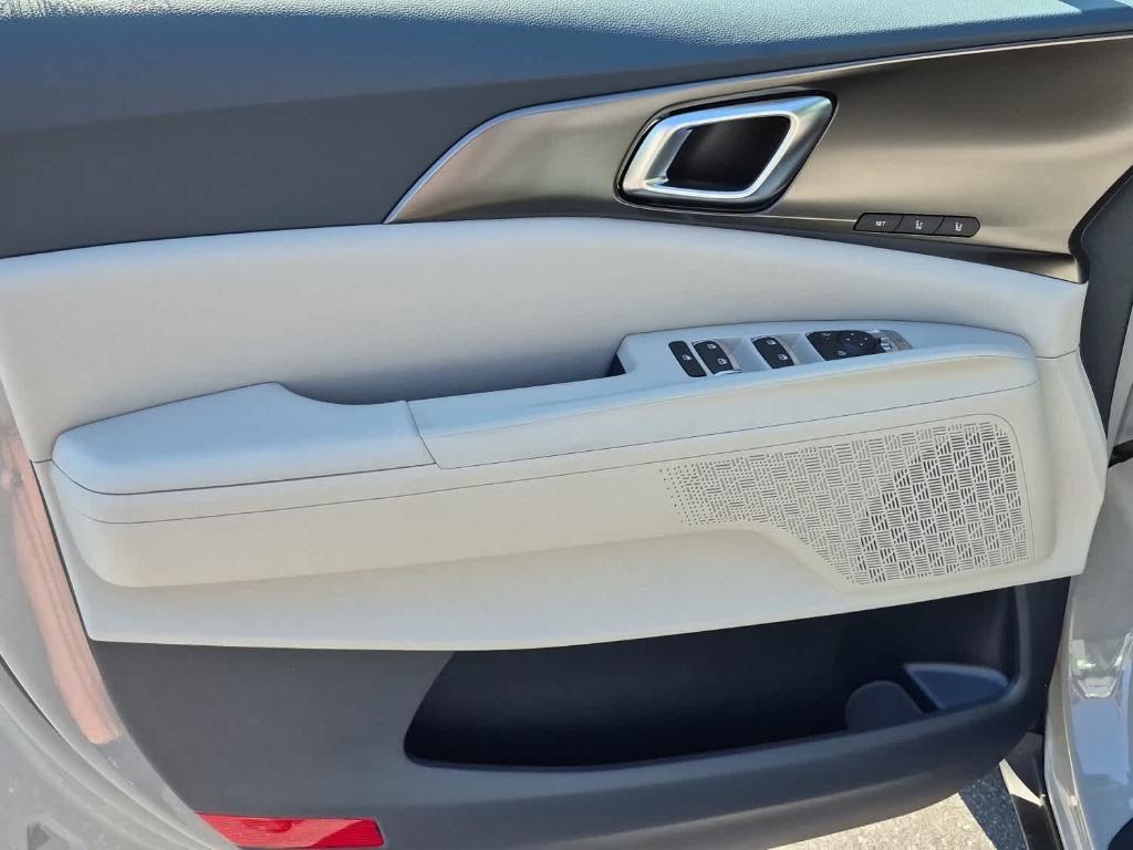new 2026 Kia Carnival Hybrid car, priced at $52,005