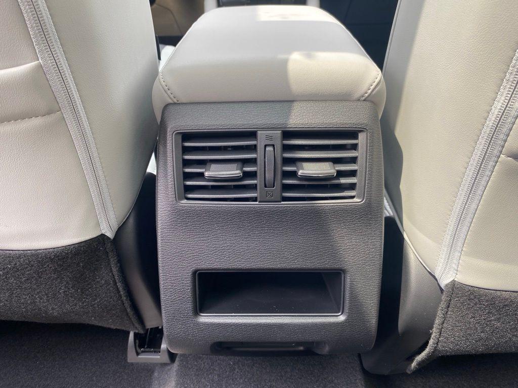 new 2025 Mitsubishi Outlander car, priced at $33,824