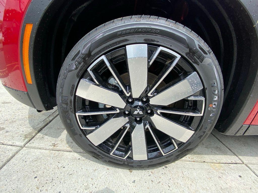 new 2025 Mitsubishi Outlander car, priced at $33,824