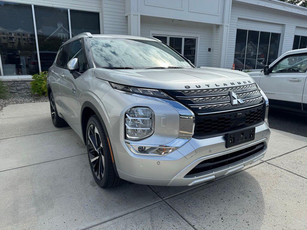 new 2025 Mitsubishi Outlander PHEV car, priced at $40,136