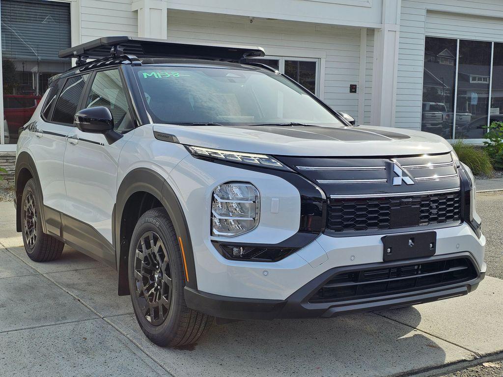 new 2025 Mitsubishi Outlander car, priced at $37,384
